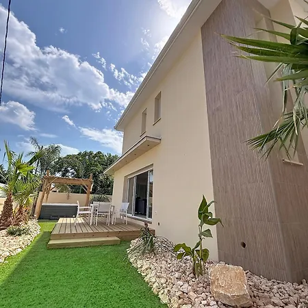 Neuve Jacuzzi - Proche - Famille & Calme *