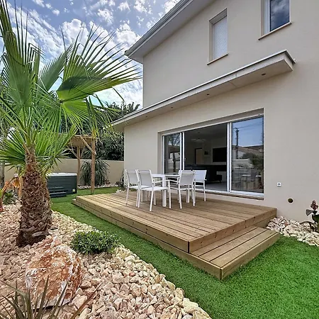 Neuve Jacuzzi - Proche - Famille & Calme Villa